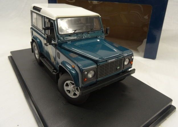 Land Rover Defender Boueux – Britains 1:32 – Métal Et Plastique – Dès 3 Ans – Collection Et Jeu